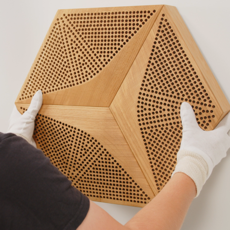 instalacja drewnianych paneli