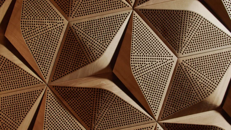 Akustik-Wandpaneele aus Holz zur Verbesserung der Klangqualität und der optischen Wirkung in einem modernen Interieur