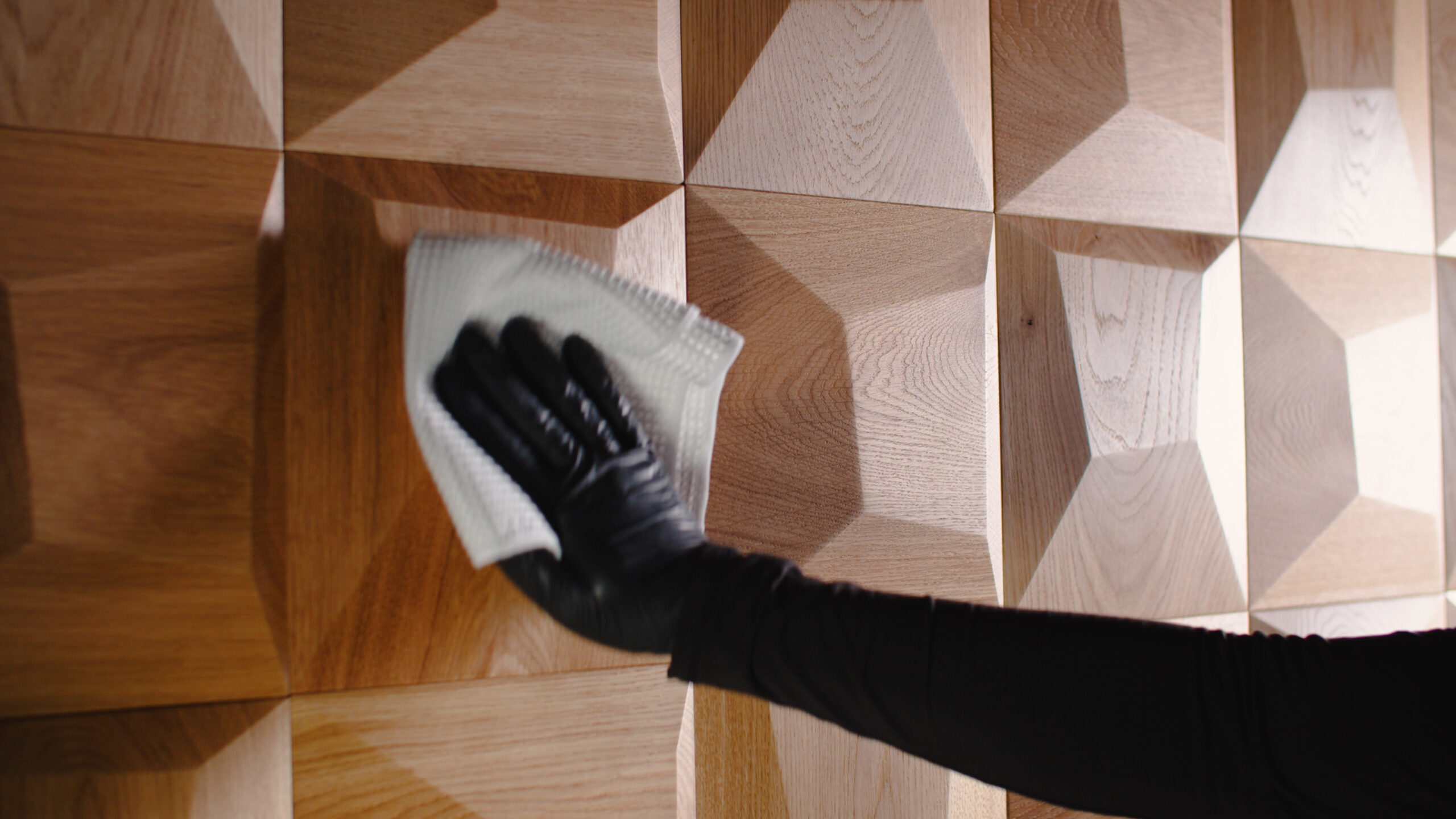 jak dbać o panele drewniane?